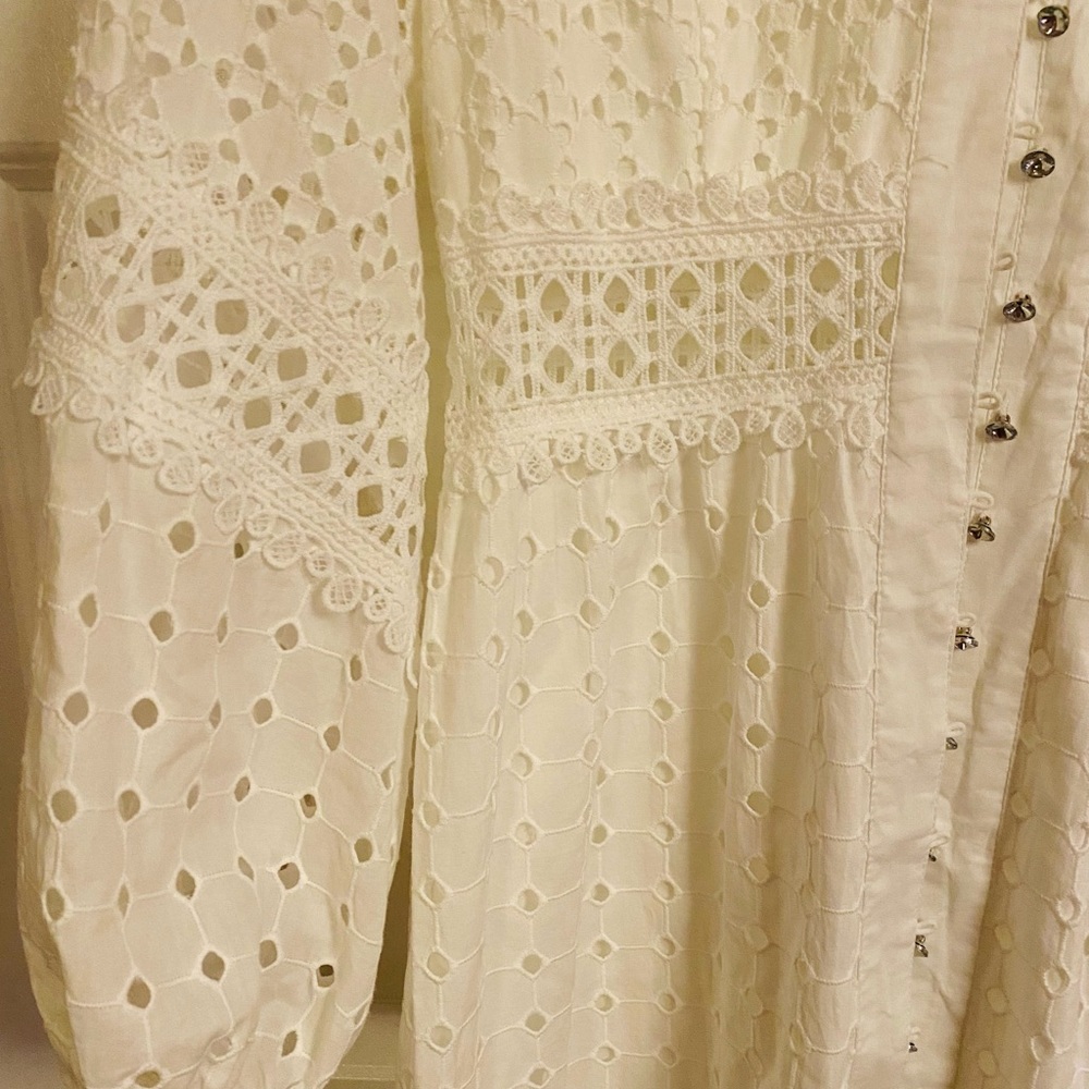 White dress - Picture 3 of 5